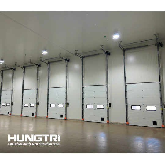 CỬA SECTIONAL DOOR TRƯỢT THẲNG